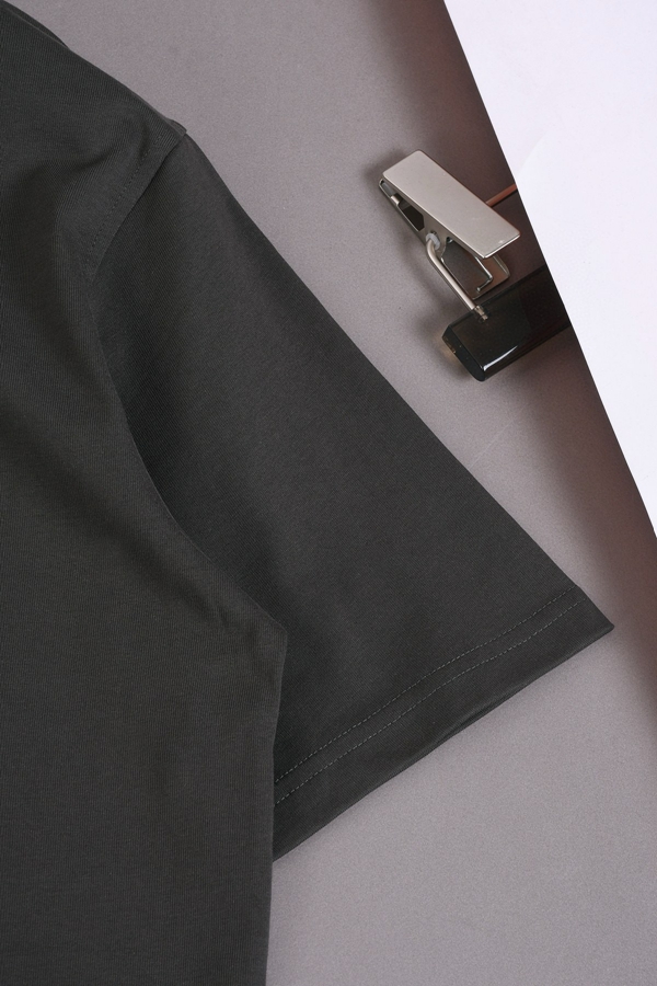 ブランドTシャツ側面デザイン